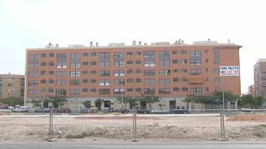 2.000 familias persiguen una vivienda social en Alicante