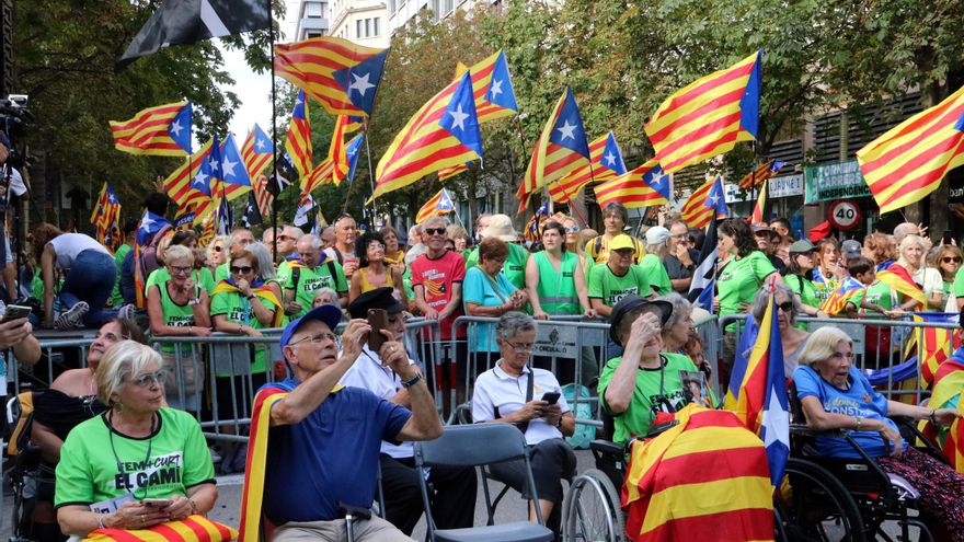 Milers de persones clamen contra l&#039;espoli fiscal i l&#039;estat de la sanitat als carrers de Girona