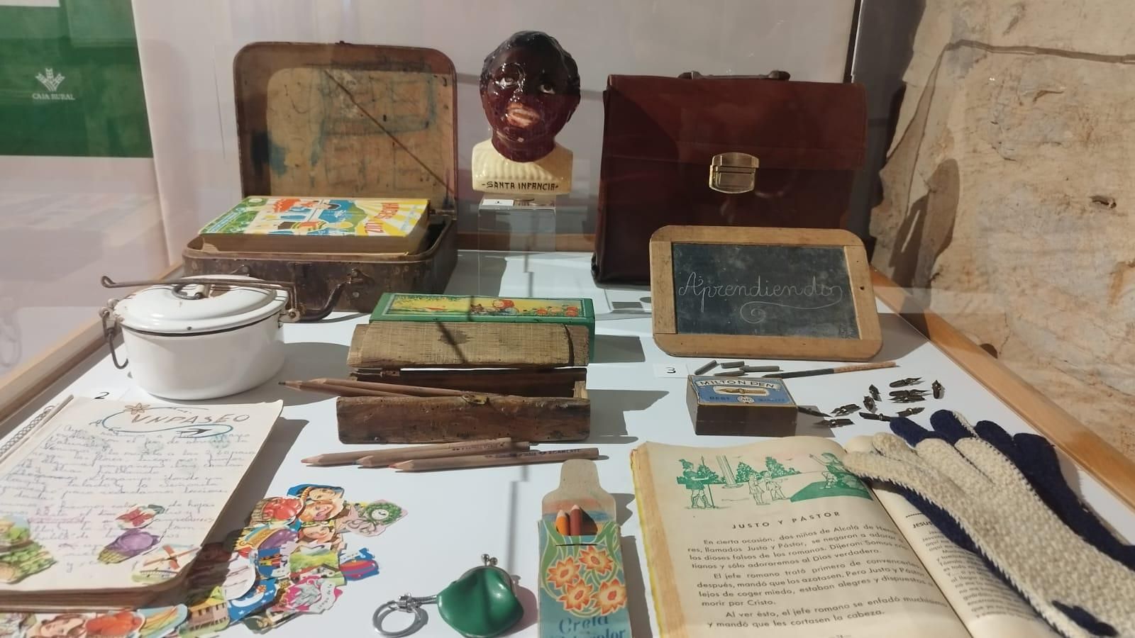 La comunidad de Porrúa celebra los cien años de su escuela con una exposición en el Museo del Oriente