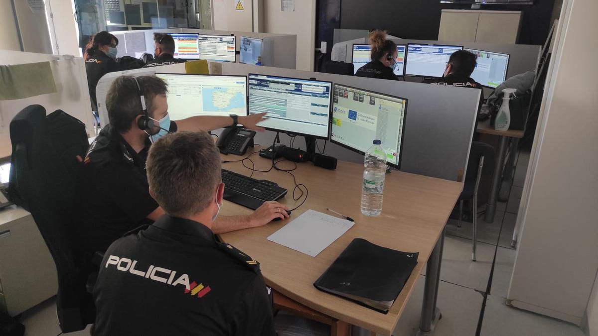 Cuatro nuevos agentes en la sala del 091