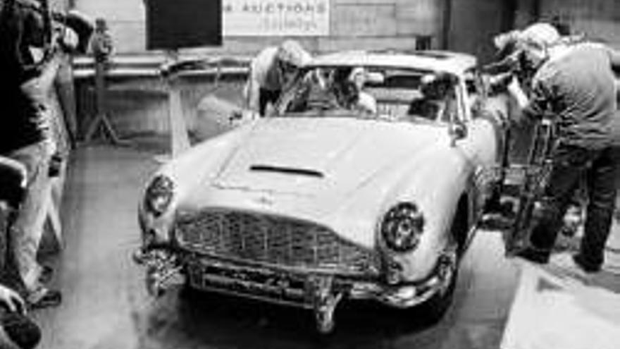 Aston Martin: TRES MILLONES POR EL COCHE DE BOND