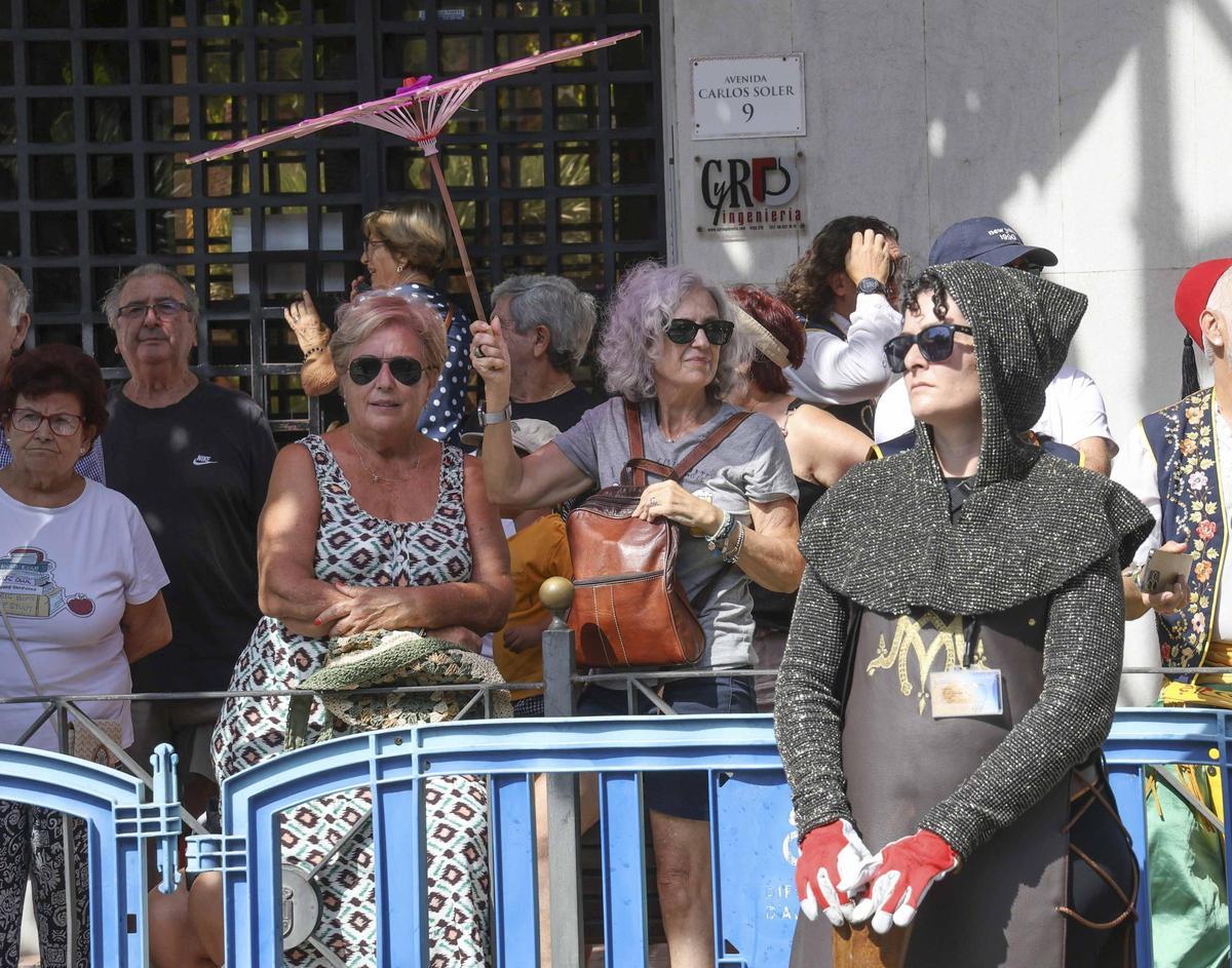 Los cristianos reconquistan el castillo en el último día de los Moros y Cristianos en Mutxamel