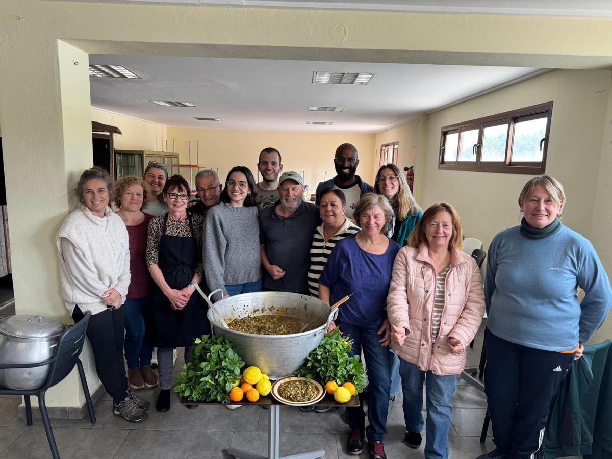Galería: las imágenes del taller de cuinat organizado por la Asociación de Vecinos de Can Tomàs Galería: las imágenes del taller de cuinat organizado por la Asociación de Vecinos de Can Tomàs