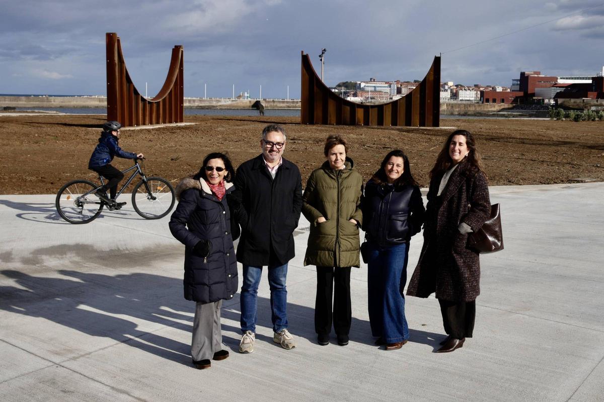 El paseo de Naval Gijón ya está abierto a la ciudadanía (en imágenes)