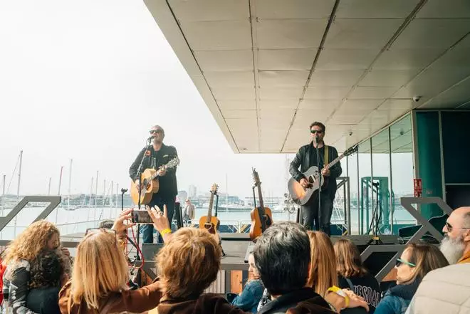 La música vuelve a la Marina con La Habitación Roja