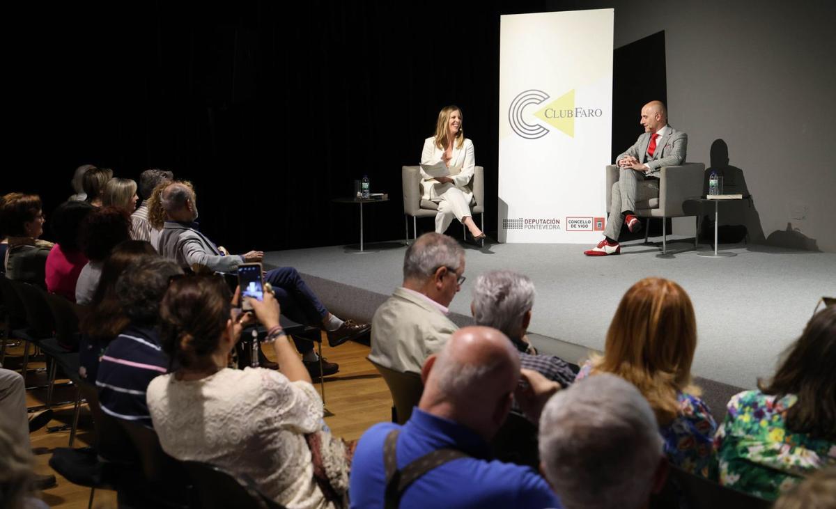 Patricia Sánchez y Raúl López, durante el Club FARO. |    // ALBA VILLAR