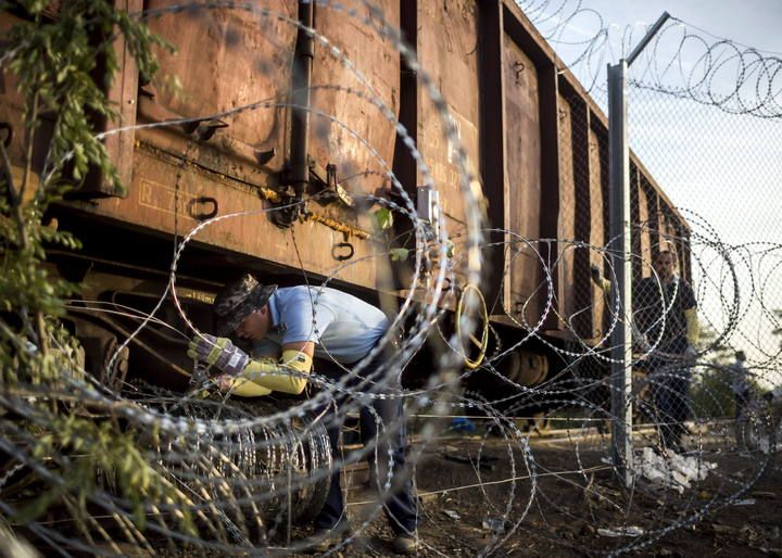 HUNGR?A APLICA DESDE HOY NUEVA LEY RESTRICTIVA EN FRONTERAS