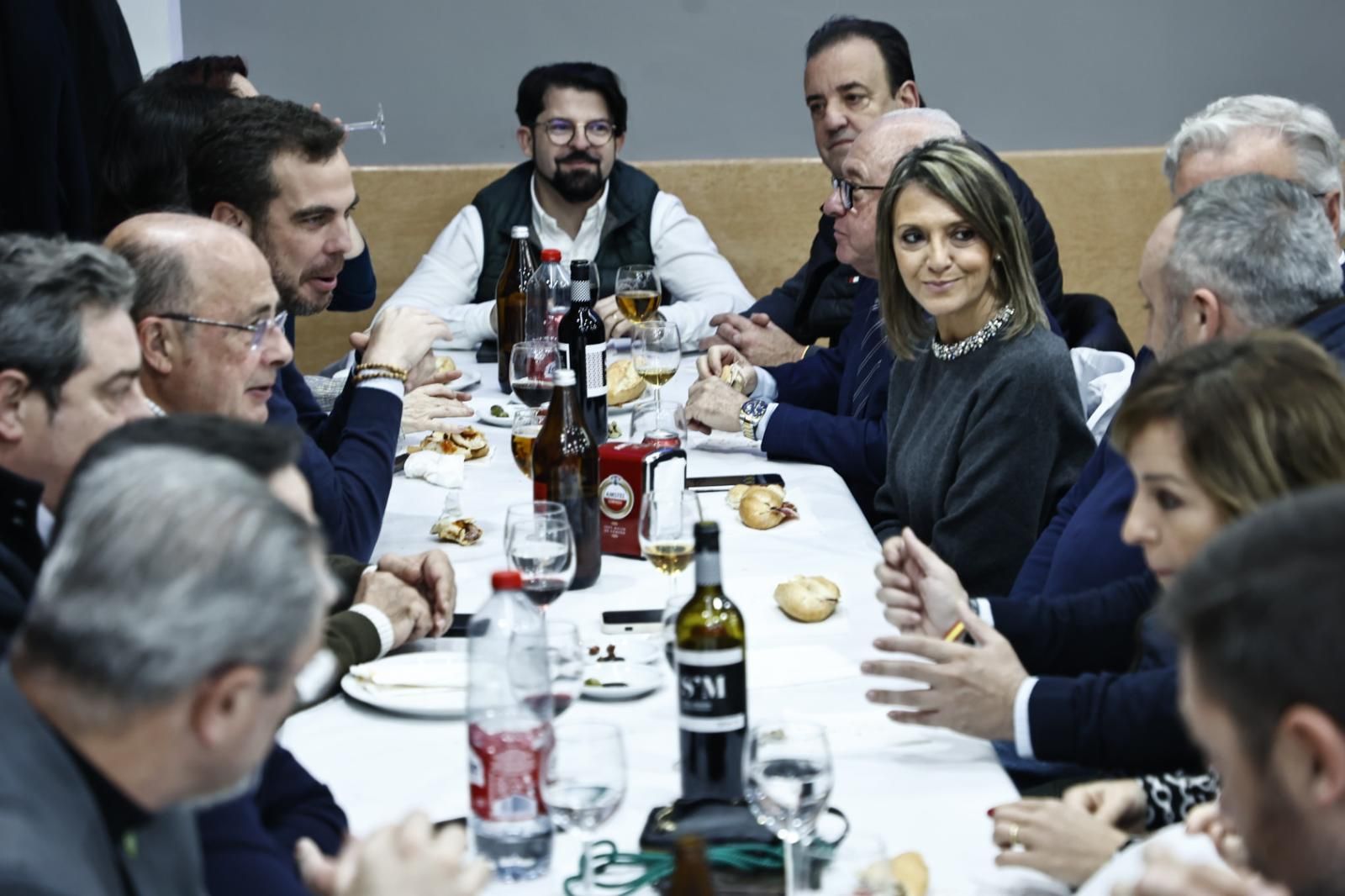 Almuerzo y paseíllo del PP y Vox en la Feria de Sant Blai en Torrent