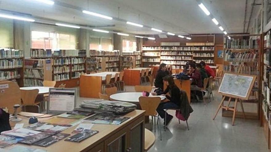 Interior de la biblioteca de l&#039;Institut Alexandre de Riquer |