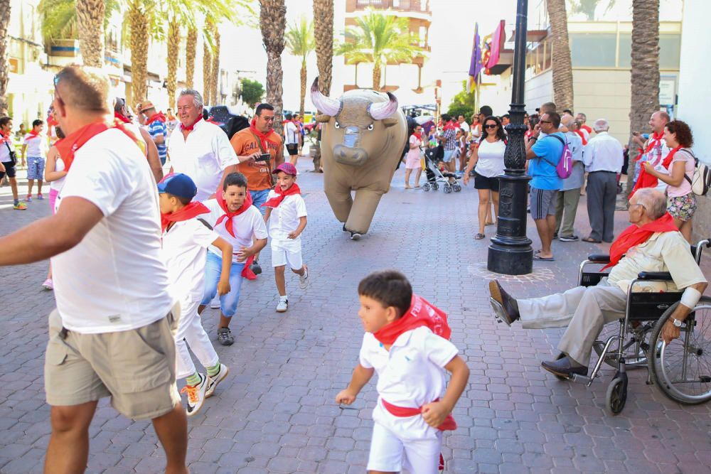 Cornadas de diversión en la Feria del Ganado de Do