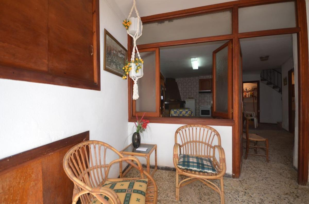 Las mejores fotos: Una casa de tres plantas y solárium sale a la venta en el casco histórico de Peñíscola