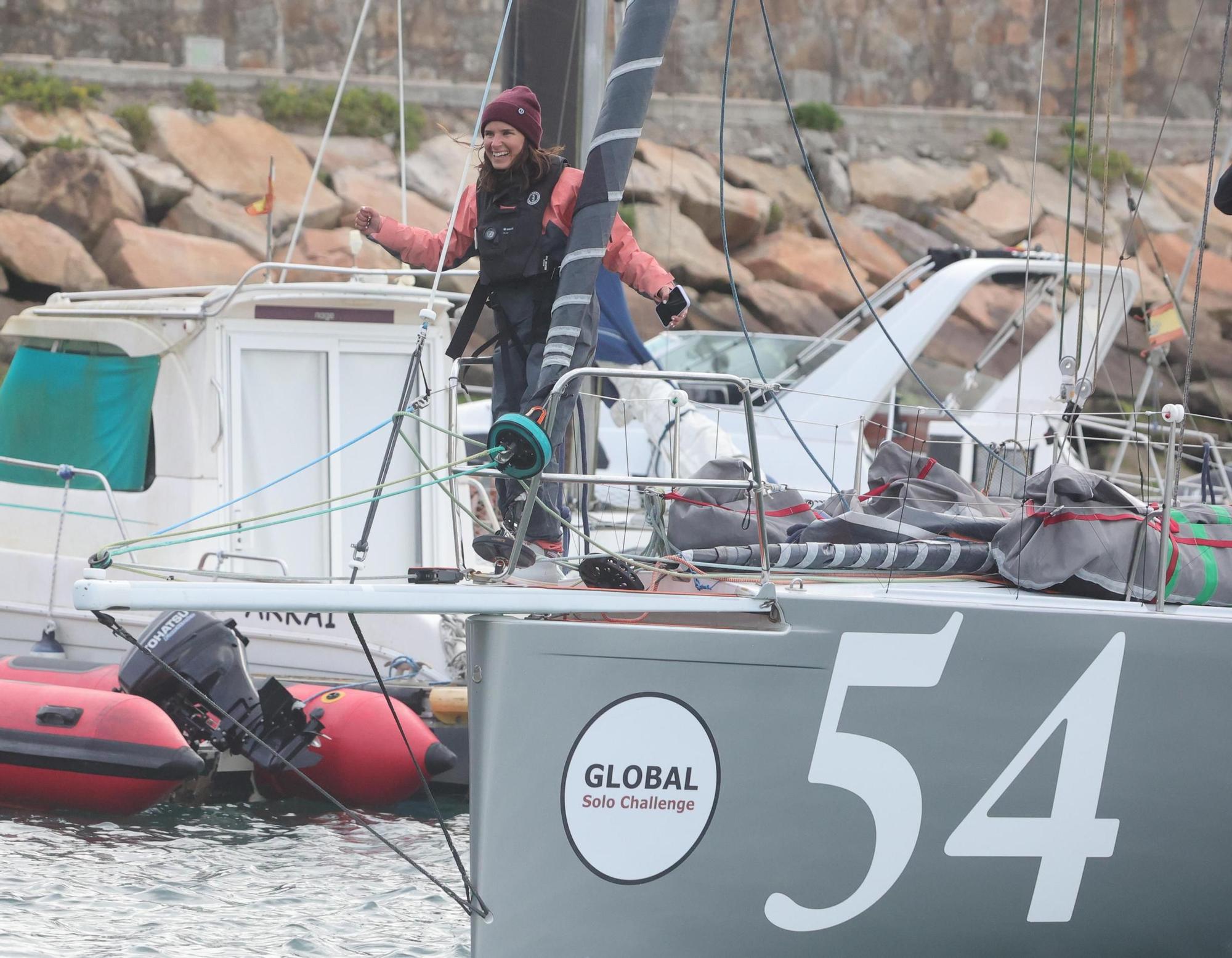 Cole Brauer llega a A Coruña tras dar la vuelta al mundo en solitaroi