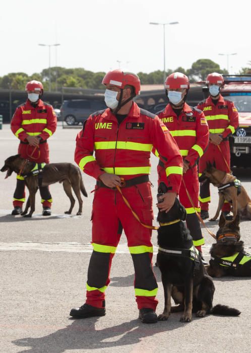 Gloria Calero visita la Unidad Militar de Emergencias, UME en la base militar de Bétera