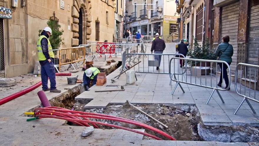 Los comerciantes de Alzapiernas, en pie de guerra por el corte de la calle