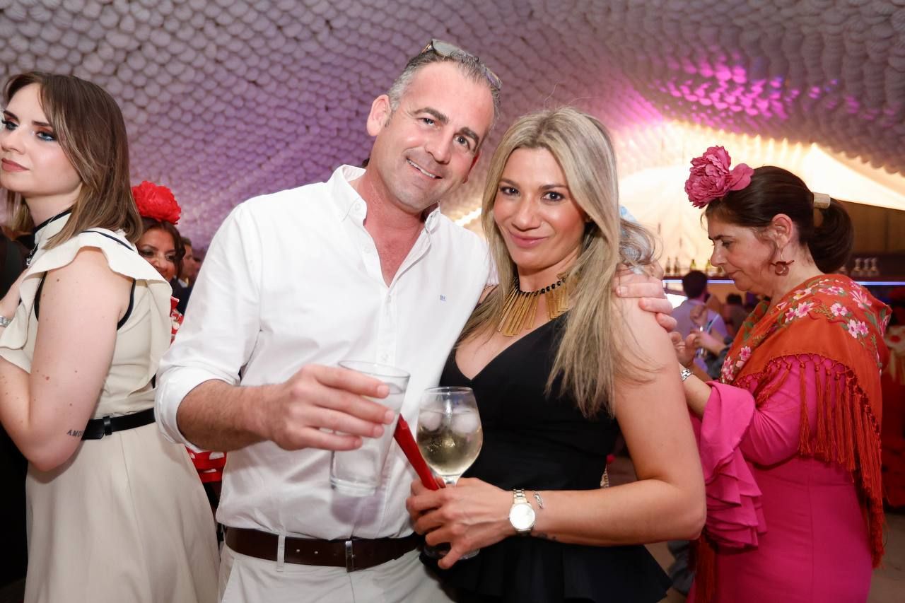 El tardeo se impone en las casetas de la Feria de Córdoba para disfrute de propios y extraños