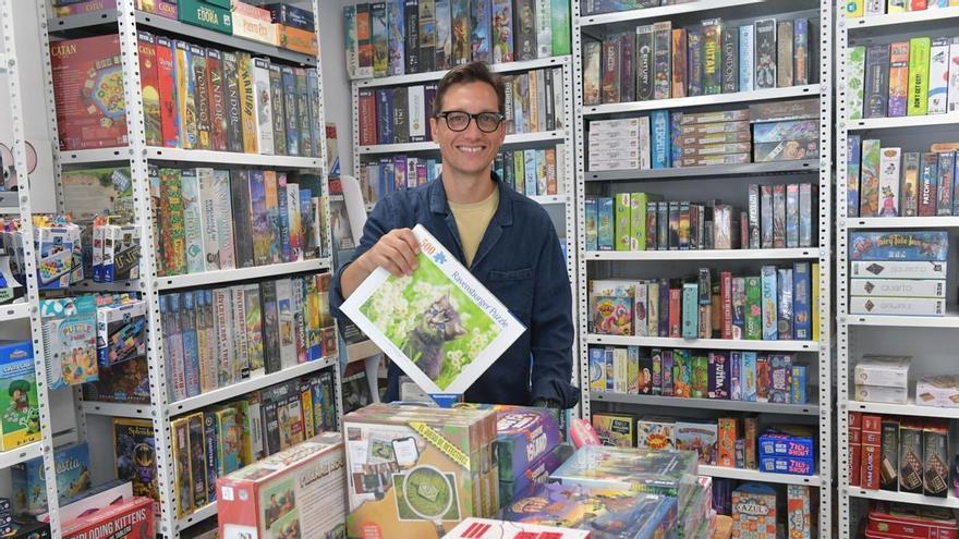 Los puzzles dejan atrás las playas y montañas y viven un 'boom' en A Coruña: "Cada vez hay más gente enganchada"