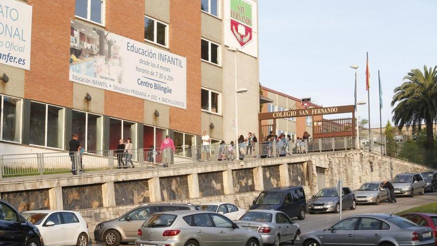 Entrada al colegio San Fernando