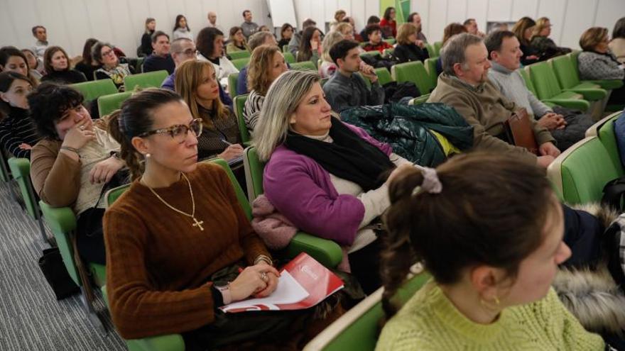 Aspecto del salón de actos de la Cámara de Comercio, ayer, durante la jornada sobre el nuevo sistema de cotización para los autónomos.