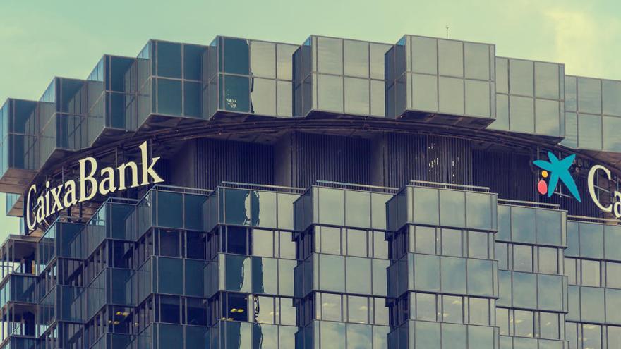 CaixaBank y Bankia estudian una posible fusión.