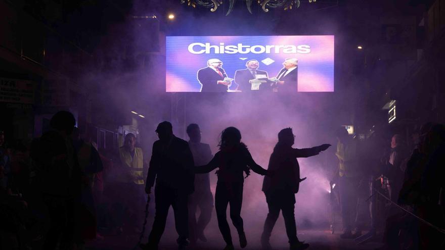 Toni Pérez, Mazón y las chistorras de Koldo no pasan desapercibidos en el desfile del humor de Benidorm