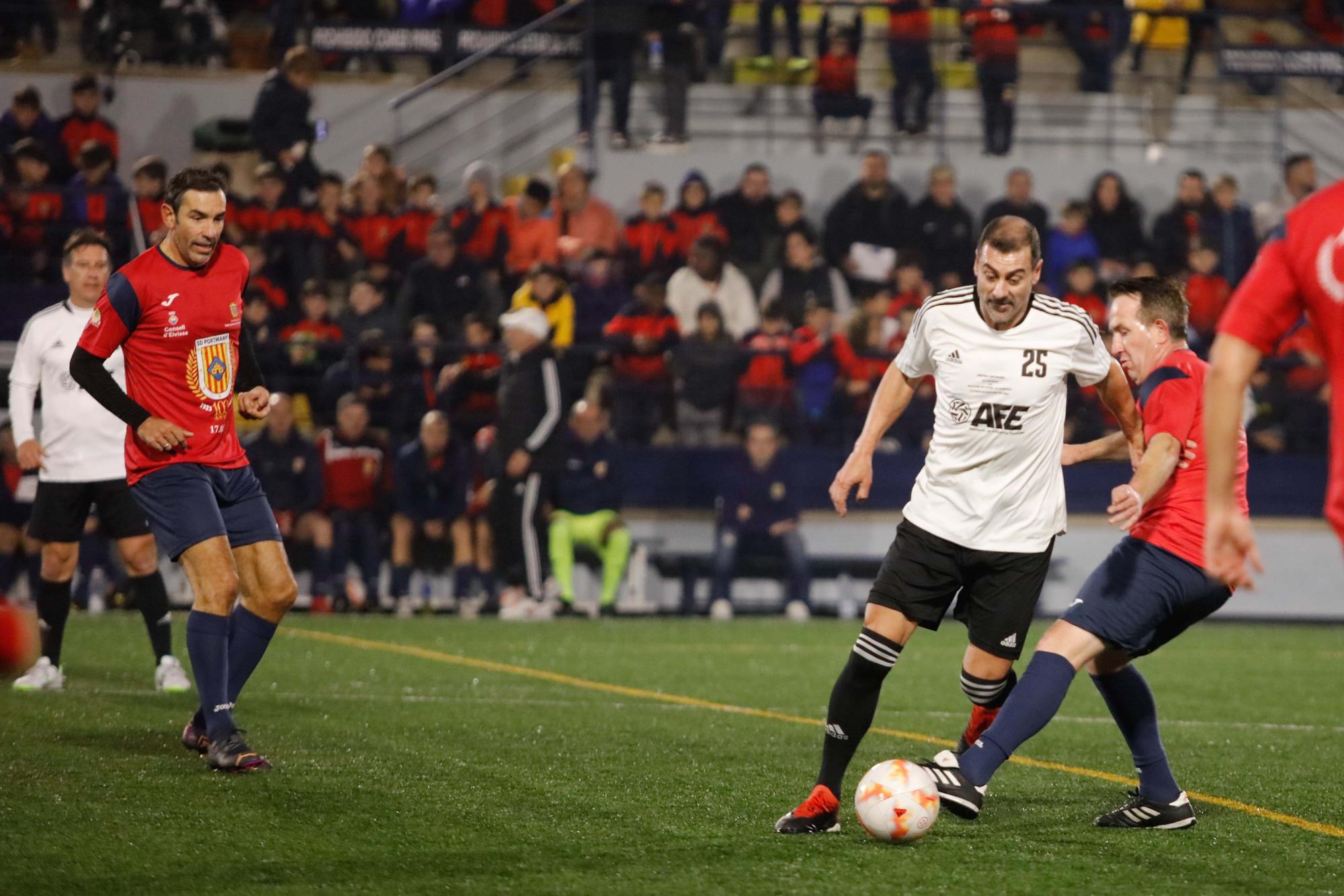 Mira aquí todas las imágenes del partido entre veteranos por el centenario del club Portmany