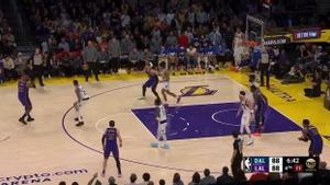 ¡La conexión Lebron - Doncic ya da sus frutos! Jugadón de los Lakers