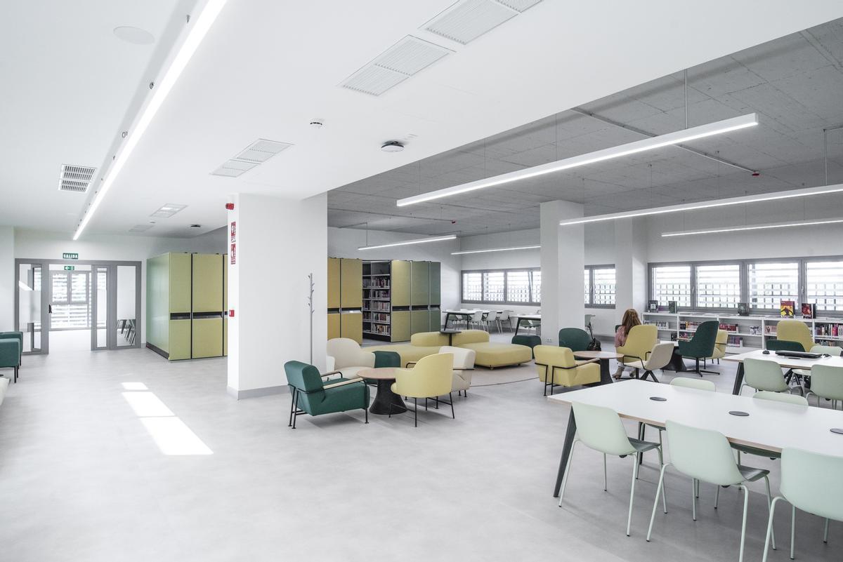 A Centro de usos múltiples y biblioteca 'Mercedes Formica' en El Limonar