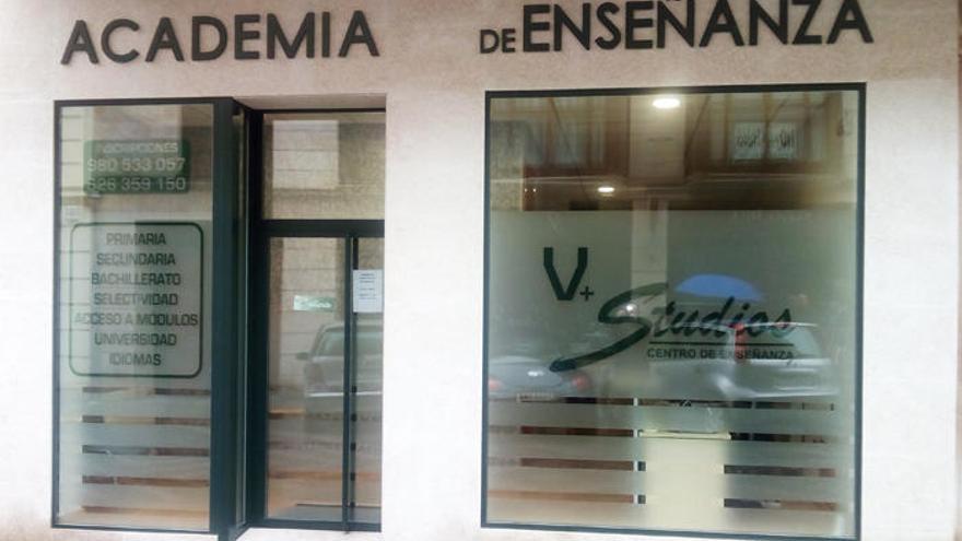Academia de enseñanza V+ Studios en Zamora.