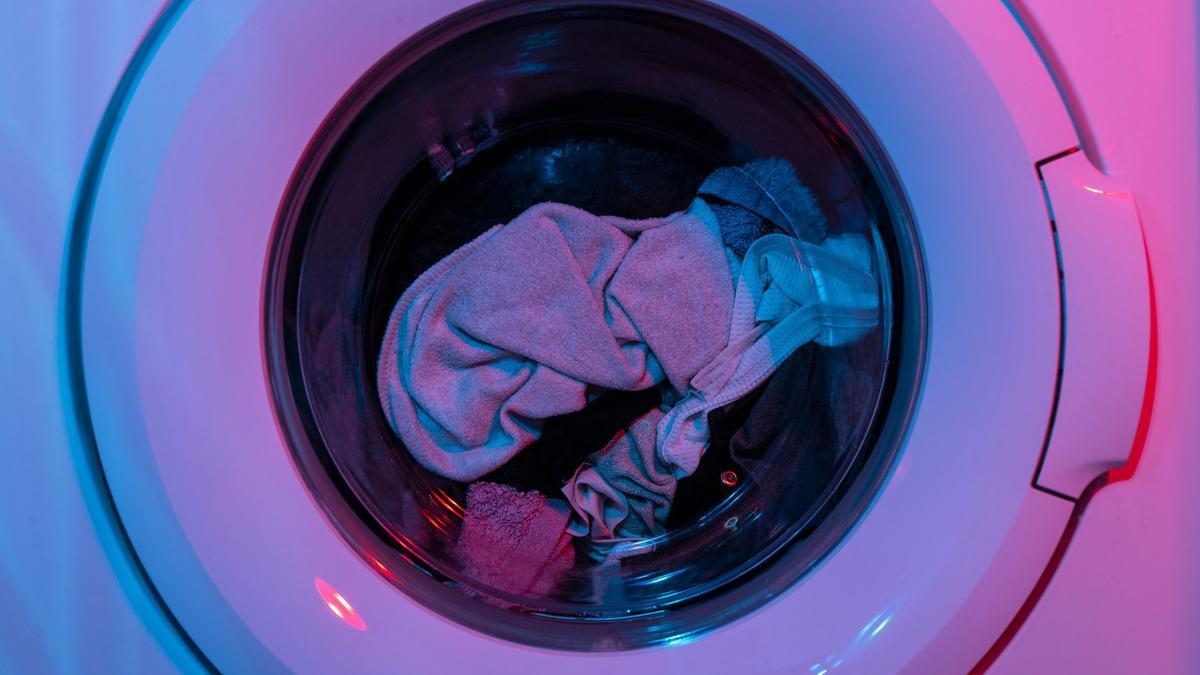 Uno de los propósitos de lavar periódicamente la ropa de cama es evitar enfermedades.