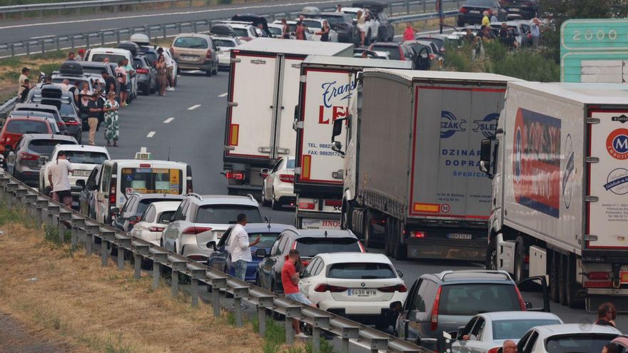 El avance descontrolado de frentes de varios kilómetros arrasa Ourense y desata el caos