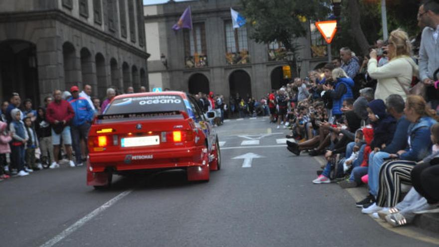 La plaza lagunera se abarrotó de público para ver la ceremonia.