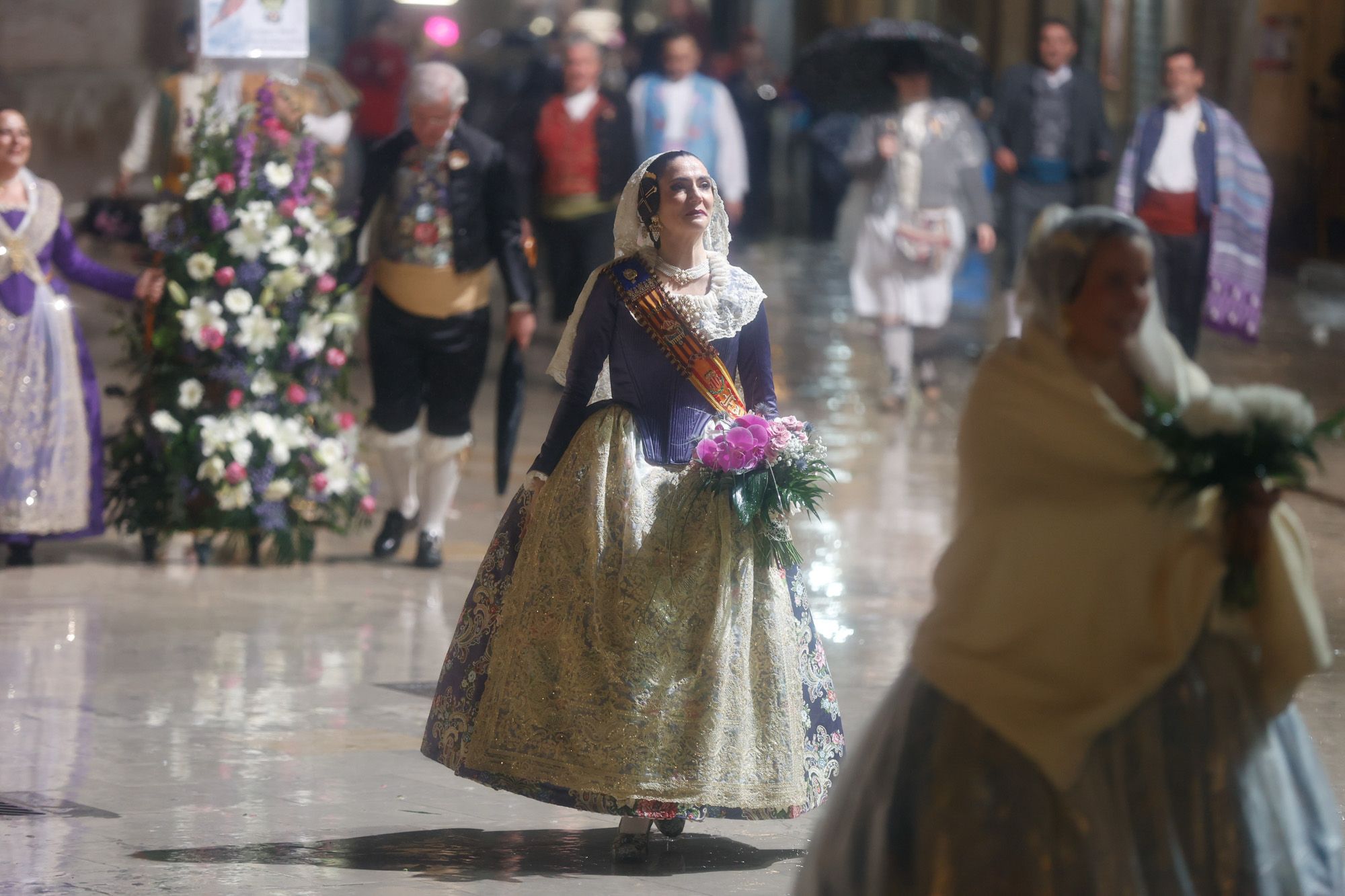 Falleras Mayores en la Ofrenda 2025. Día 18 (2/3)