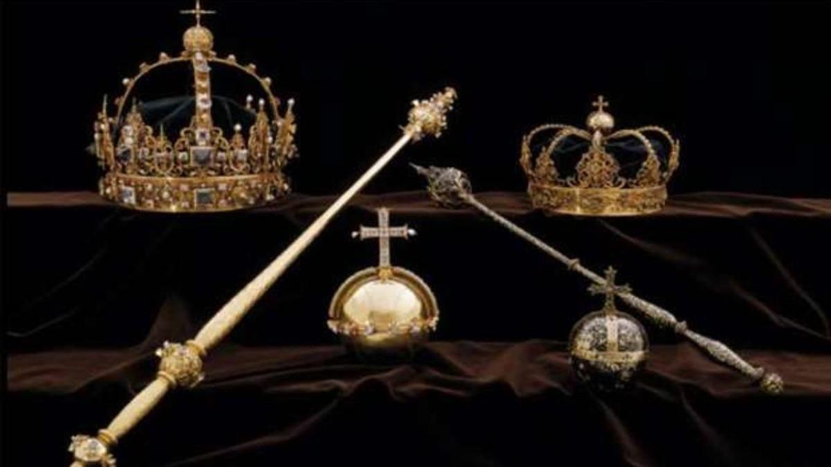 Dos ladrones se llevan dos coronas de la monarquía sueca y huyen en una lancha