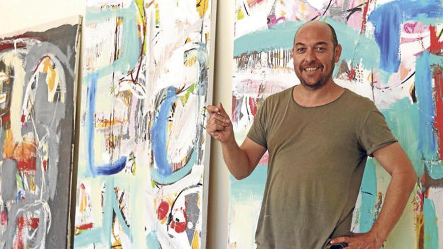 El artista Jesús de Miguel, en el Club Diario de Ibiza.