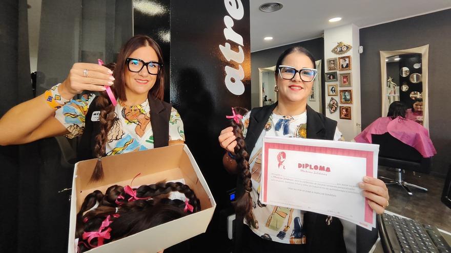 &quot;Mechones solidarios&quot; desde Oviedo: &quot;Mi madre falleció de cáncer y yo dono mi pelo para ayudar a la gente que lo necesita de verdad&quot;