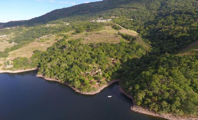 San Fiz, la aldea de la Ribeira Sacra en ruinas