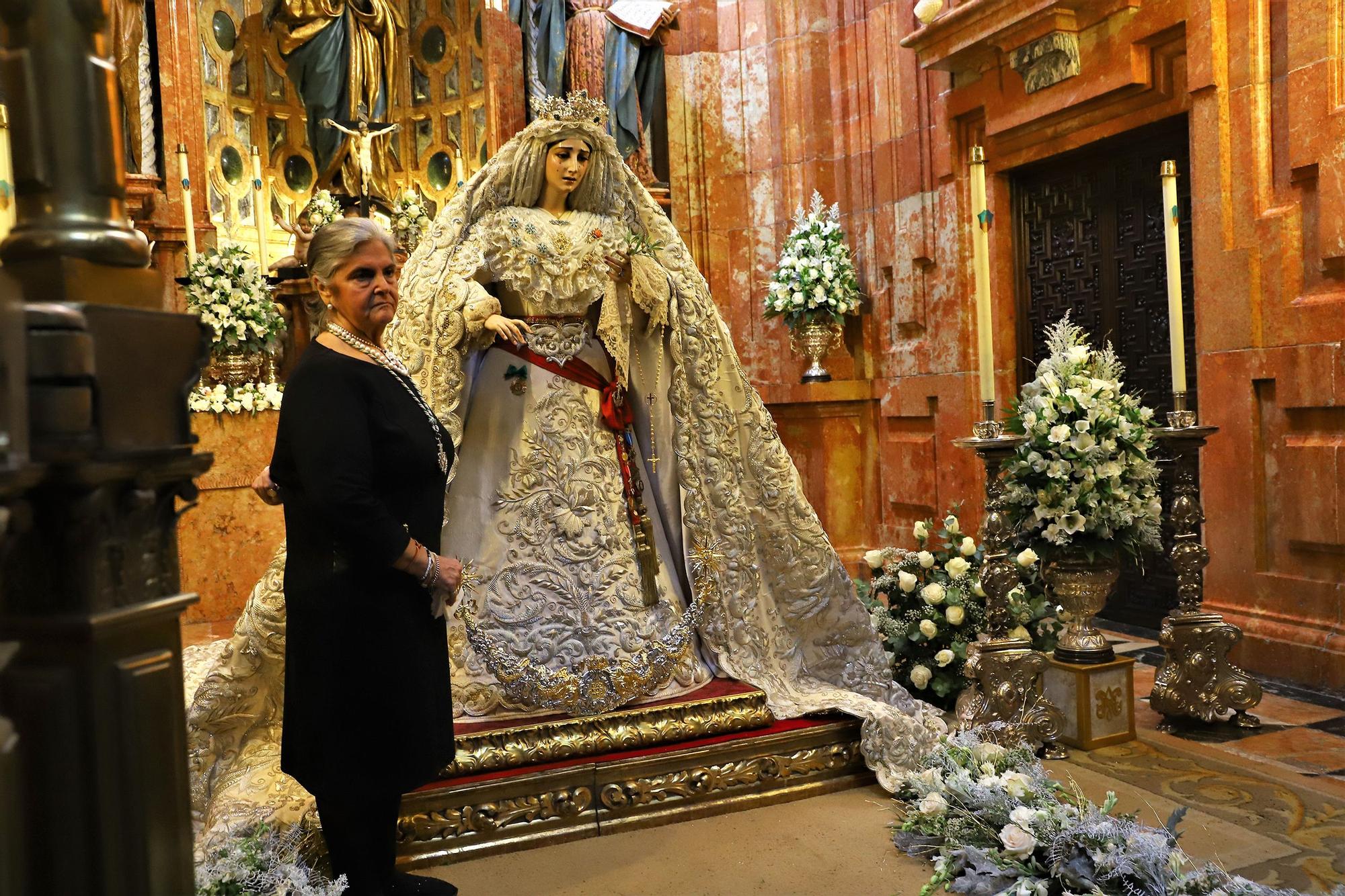 Besamanos de la Virgen de LaPaz en la Mezquita-Catedral