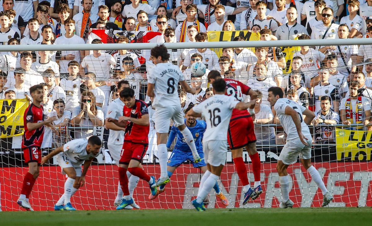 Acción del gol de Lejeune al Valencia CF