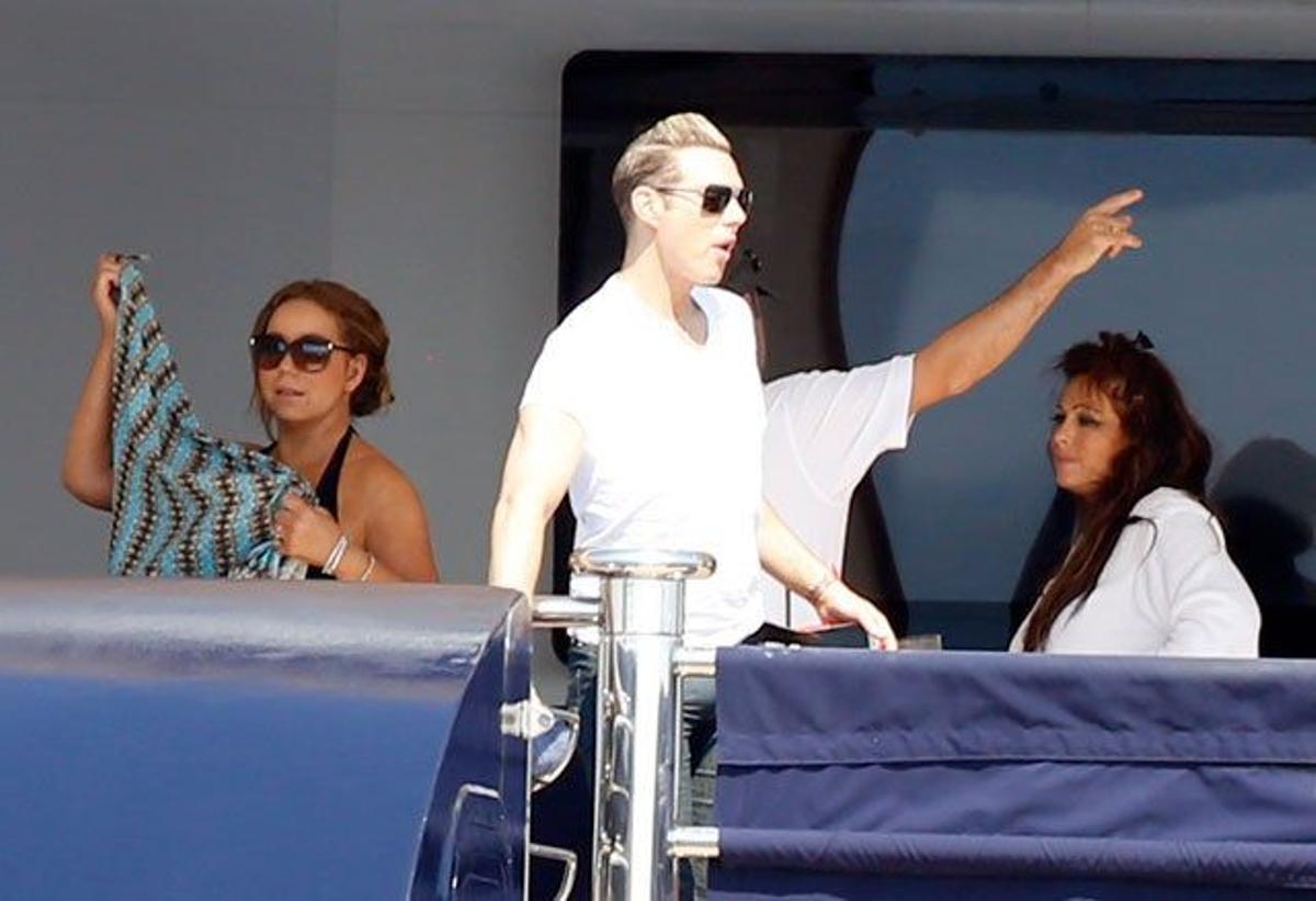 Mariah Carey con amigos en el yate de James Packer en aguas ibicencas