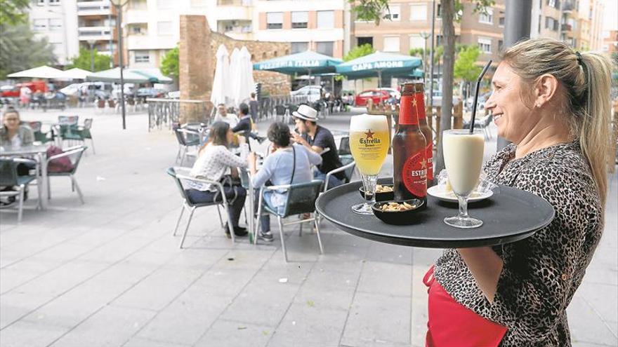 La hostelería retoma el diálogo con el escollo salarial por definir