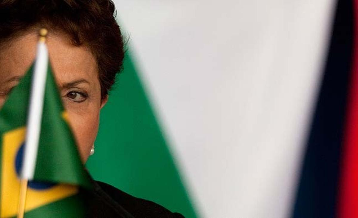 La presidenta del Brasil, Dilma Rouseff, durant una conferència de premsa a Sanya (Xina).