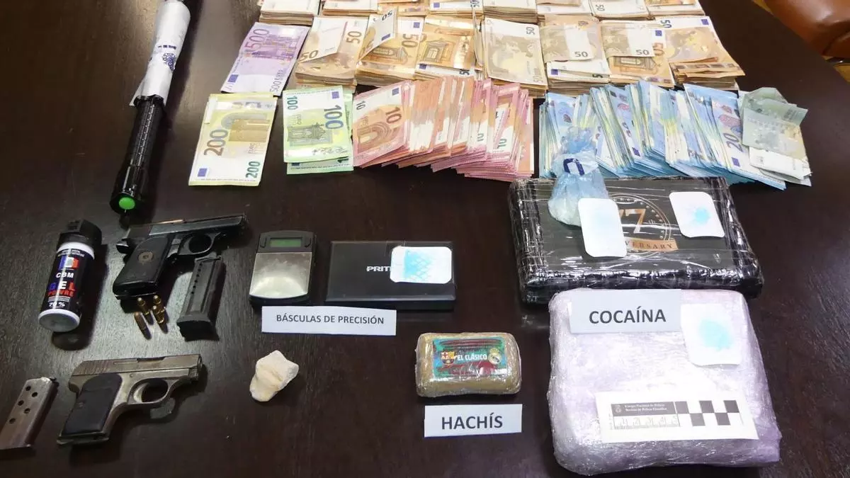 Desarticulen una xarxa de tràfic de cocaïna que operava entre l'Empordà i França