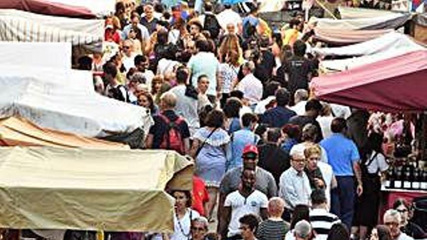 Puestos en la feria medieval, en la Ciudad Vieja.