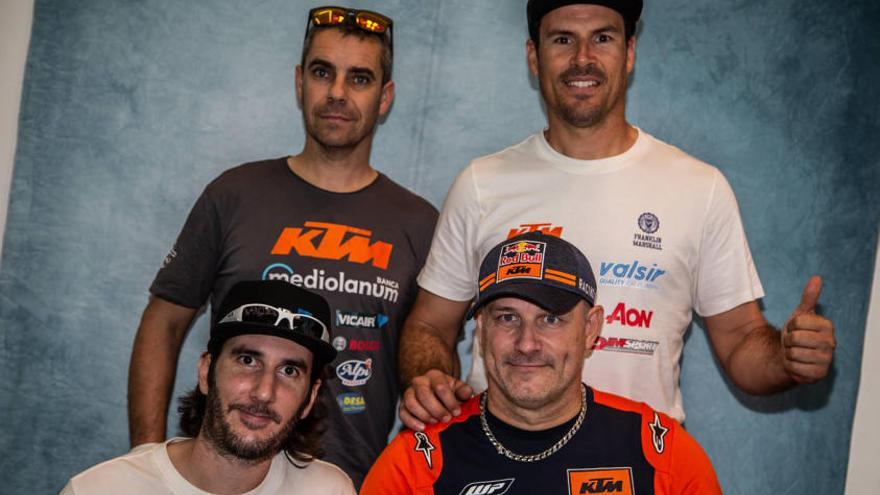 Cinco pilotos de motos valencianos tomarán la salida en Lima. Son Joan Barreda (5), Nacho Sanchis (84), Julián Villarrubia (146), Pablo Toral (144) y el debutante Daniel Albero (135).
