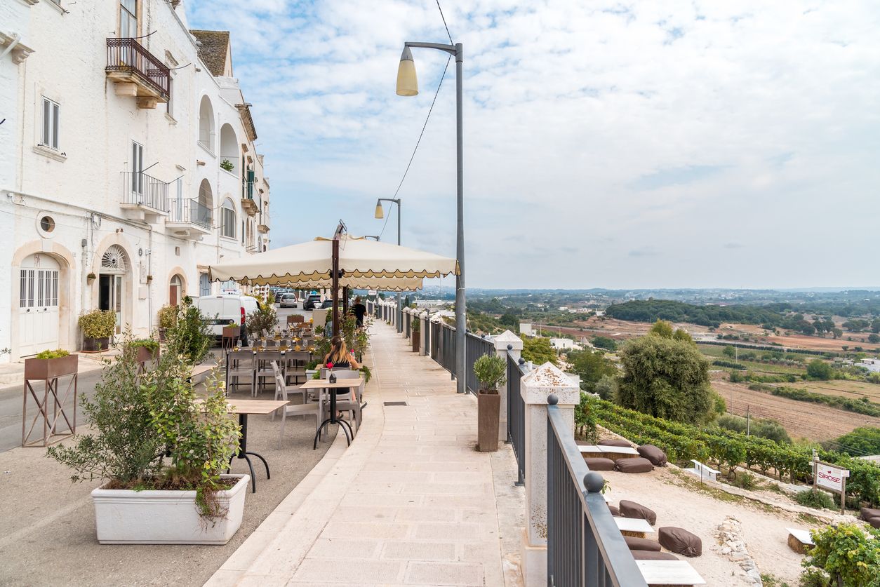 Paseo panorámico en el centro histórico de Locorotondo