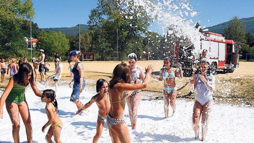 Baño de espuma para la ludoteca de Moaña