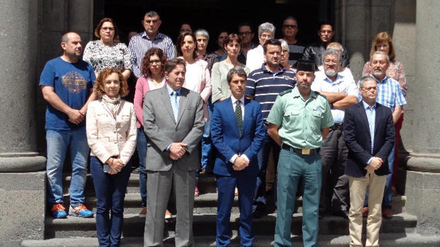 Silencio por la mujer estrangulada en Tenerife