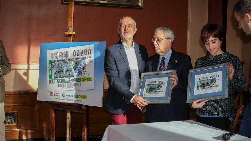 Imagen del acto de presentación del cupón que la ONCE dedicó al Círculo Industrial