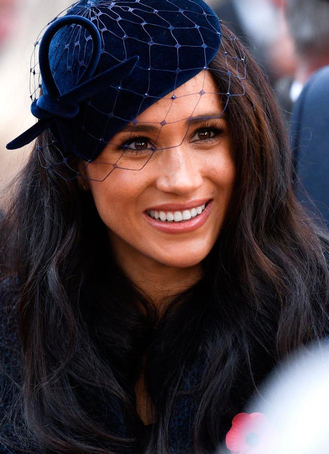 Meghan Markle con tocado