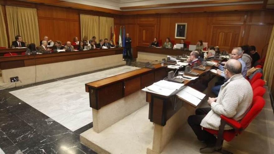 Ambrosio asegura que son &quot;situaciones a no repetir el admitir regalos envenenados&quot;